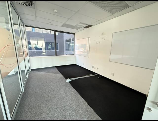718M² OFFICE TO LET IN ROSEBANK